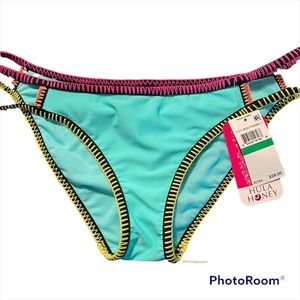 Hula Honey bikini bottom with contrast stitching NWT